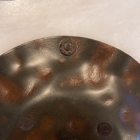 Jan Barboglio hand hammered metal plate or trinket dish. It measures 7” across - Picture 4 of 5